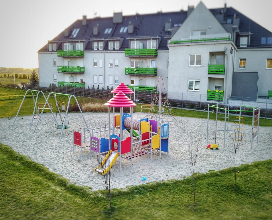 Urządzenia na plac zabaw — kompleksowa realizacja